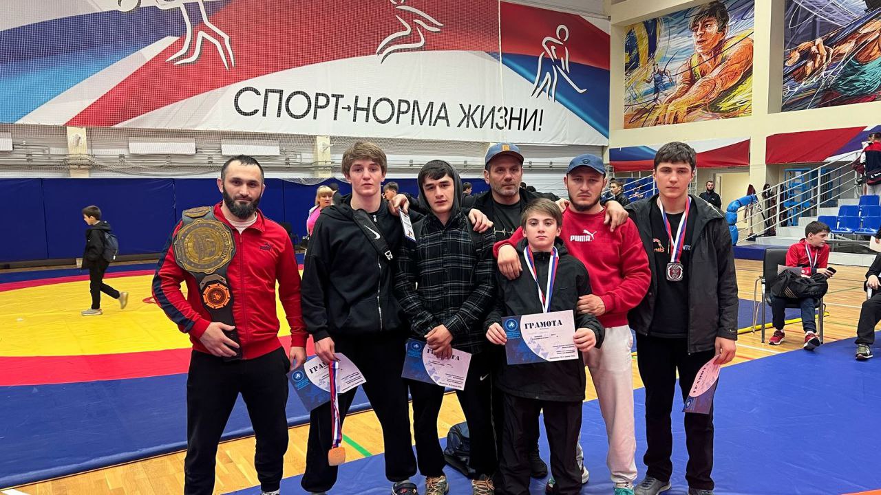 Межрегиональные соревнования по вольной борьбе.
