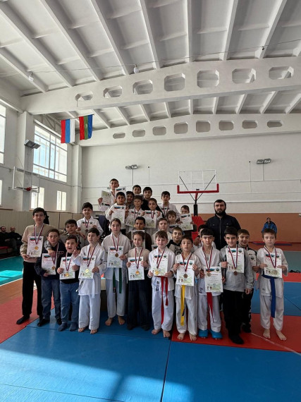 Первенство Малокарачаевского района по каратэ-до, среди спортсменов 6 – 13 лет. Первенство Малокарачаевского района по каратэ-до, среди спортсменов 6 – 13 лет.
